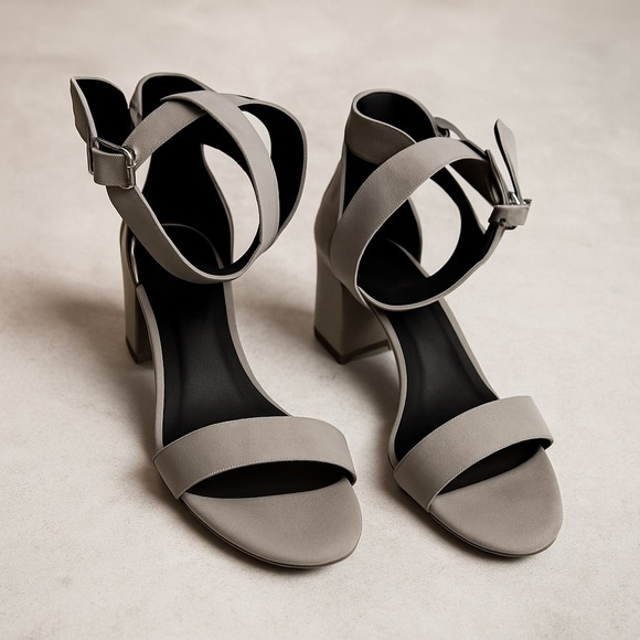 Ankle Strap Block Heel Sandals Gray‎ Size 9 - Picture 1 of 9